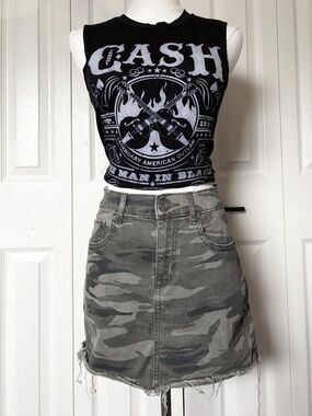 Express Camo Mini Skirt Size 0 Green Camouflage Print Straight Fit